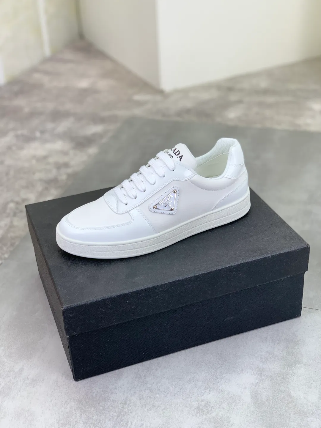Men's Men's Shoes💰P440💰[New Style] The latest classic model of high-quality PRADA breathable and comfortable men's shoes has been launched on the official website in 1:1 reproduction, synchronized in Hong Kong counters and on the same catwalk; all made of calfskin with breathable mesh fabric ➕Imported soft and comfortable sheep Leather lining, 🍡🍡original 1:1 rubber outsole, non-slip and wear-resistant; comfortable to wear, attractive style, fine workmanship, and simple and neat shoe last, showing a man's courage and toughness, 👍size 38 to 44; 5️⃣colors🉑️ to choose from